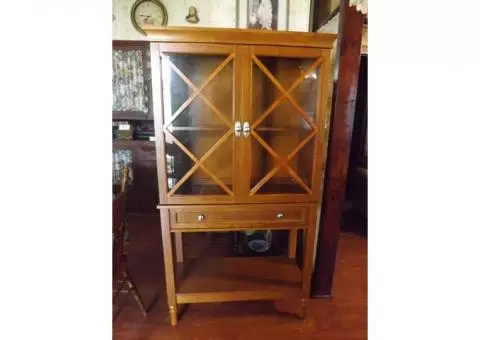 China Hutch Excellent, Like New Condition!